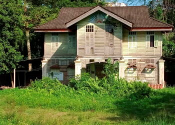 SALAH sebuah rumah tinggalan bangsawan Melayu yang masih kukuh di Kampung Kuchai, Ipoh, Perak perlu dipelihara sebagai warisan sejarah. – UTUSAN/ZAKI SALLEH