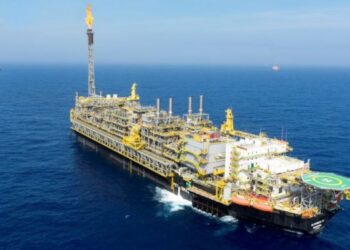 Dakwaan tersebut melibatkan tiga kontrak bernilai AS$2.7 bilion (RM11.24 bilion) yang ditandatangani Sapura dan Petrobras pada 2011 melibatkan pembinaan dan sewaan kapal sokongan pemasangan paip fleksibel (PLSV). - GAMBAR HIASAN