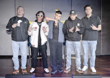SENGKEK disusun SonaOne, manakala lirik ditulis bersama Yonnyboii dan Alyph.