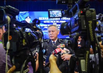 ACRYL Sani Abdullah Sani dalam sidang akhbar di Maktab PDRM, Kuala Lumpur, hari ini. - UTUSAN/MUHAMAD IQBAL ROSLI