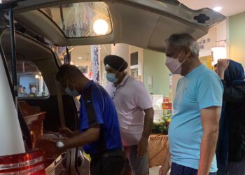 JASAD mendiang Shebby Singh dibawa dengan kenderaan ke Kuala Lumpur untuk diuruskan mengikut istiadat masyarakat Punjabi di Taman Nesa, Skudai di Johor Bahru.