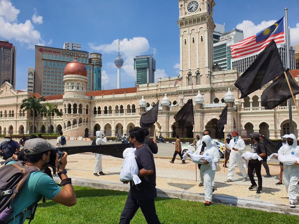 Perhimpunan di dataran merdeka