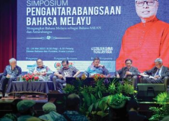 SIMPOSIUM Pengantarabangsaan Bahasa Melayu 2022 dari 22 hingga 24 Mei lalu dihadiri pembentang dari lebih 17 negara. – UTUSAN/FARIZ RUSADIO