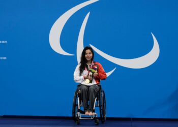 Yip Pin Xiu muncul atlet Asia Tenggara pertama meraih pingat emas pada Sukan Paralimpik Tokyo 2020 selepas menjuarai acara renang 100 meter kuak lentang S2 wanita kelmarin.  – SINGAPORE PARALYMPIC