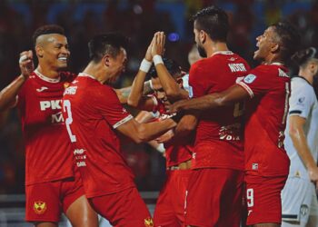 PEMAIN Selangor FC meraikan gol jaringan Faisal Abdul Halim dalam perlawanan menentang Terengganu FC di stadium MBPJ sebentar tadi.