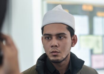 HULU SELANGOR 9 Jun 2023 - PELAKON Hafidz Roshdi tiba di Mahkamah Majistret, Kuala Kubu Bharu untuk sebutan kali kedua dakwaan mendatangkan kecederaan kepada isterinya, Nurul Shuhada Mat Shukri hari ini. 
- M Firdaus M Johari