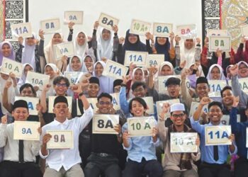 PENCAPAIAN cemerlang SPM 2023 adalah hasil peranan guru dan pelajar yang menjalankan tugas dan tanggungjawab dengan baik.