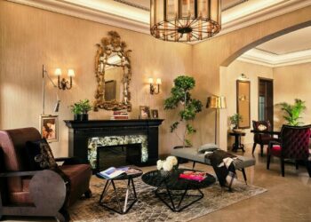 Kempen 'Home with Open Arms' memberi peluang kepada insan terpilih menginap di rumah mewah Shah Rukh Khan di New Delhi, India.