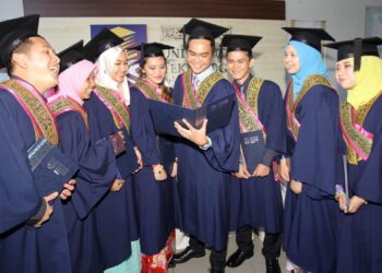 BAHASA Melayu kini sudah bertaraf bahasa ilmu adalah lebih daripada mampu untuk mengendalikan pendidikan tinggi dalam apa-apa jua bidang ilmu  dengan jayanya.