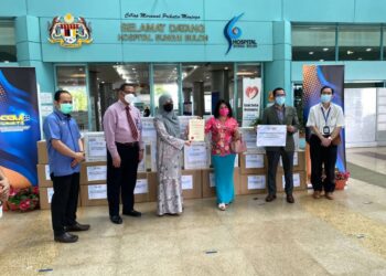 SSM menyerahkan bantuan peralatan kepada Hospital Sungai Buloh (HSB), Selangor, hari ini.