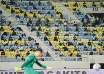 “Secara realistik saya tidak berfikir begitu (kemasukan penuh penyokong ke stadium) ­kerana bukan masa yang tepat dengan jumlah kes dan kewujudan virus Omicron tapi saya percaya akan ada penambahan.
