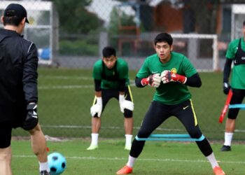 AHMAD Syihan Hazmi menjalani latihan bersama skuad kebangsaan di Wisma FAM, Kelana Jaya semalam.