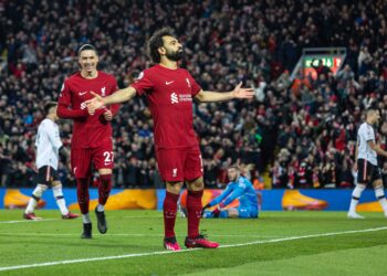 SALAH berjaya meledak dua gol ketika membantu Liverpool meneng besar ke atas United di Anfield.-AGENSI