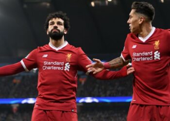 MOHAMED Salah (kiri) dan Roberto Firmino mampu membawa perbezaan buat Liverpool.