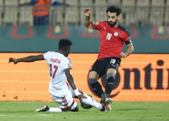 MOHAMED Salah masih belum mampu mempamerkan aksi sebenar bersama Mesir sepanjang saingan peringkat kumpulan Piala Negara-Negara Afrika (AFCON) 2022.-AFP