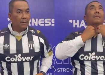 VIDEO Sanusi Md. Nor memakai jersi Terengganu FC tular di media sosial.
