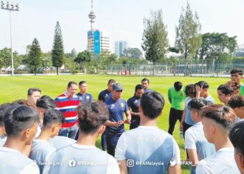 HASSAN Sazali akan kekal membimbing skuad bawah 19 tahun Malaysia yang cemerlang dinobat sebagai juara Piala AFF B-19 minggu lalu.