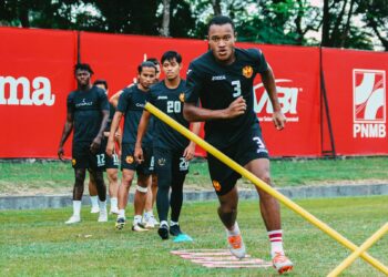 SELANGOR turun dengan misi melakar kejutan apabila menentang JDT dalam perlawanan Liga Super di Stadium Sultan Ibrahim, Iskandar Puteri malam ini.
– IHSAN SELANGOR FA