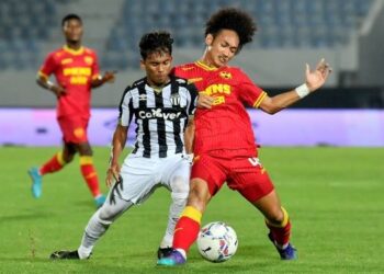 SELANGOR gagal memberi cabaran kepada Terengganu FC dalam aksi Liga Super malam tadi. - UTUSAN/PUQTRA HAIRRY