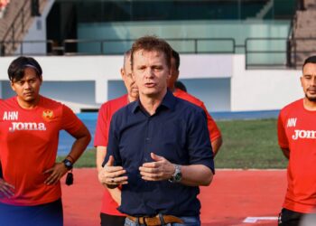 Karsten Neitzel  mahu membentuk kombinasi terbaik Selangor yang terdiri daripada pemain bintang, import dan bakat muda untuk mencabar kejuaraan musim depan. – IHSAN SELANGOR FC