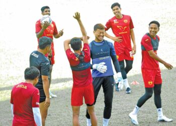 PEMAIN Selangor menjalani sesi latihan - IHSAN SELANGOR FC