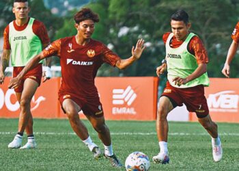 FAISAL Halim (kiri) akan membuat pertahanan Kedah kucar-kacir menjelang aksi kedua-dua pasukan di Stadium Majlis Bandaraya Petaling Jaya, malam ini.-IHSAN SELANGOR FC