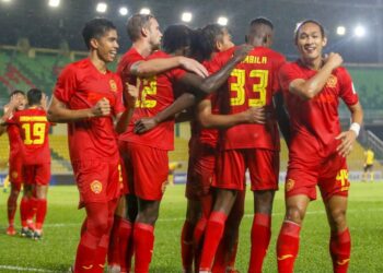 PEMAIN Selangor meraikan jaringan Ahmad Danial Ahmad Asri dalam perlawanan Liga Super menentang Kedah
di Stadium Darul Aman, Alor Setar kelmarin. -UTUSAN/SHAHIR NOORDIN