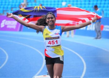 SHEREEN Samson Vallabouy menjadi atlet Malaysia pertama memenangi emas  400m wanita Sukan SEA dalam tempoh 26 tahun. - UTUSAN/AMIR KHALID