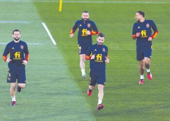 PEMAIN Sepanyol berlatih di Pusat Latihan Ciudad del Futbol, Las Rozas de Madrid semalam dalam persiapan menghadapi dua perlawanan kelayakan Kejohanan Eropah 2024 menentang Norway dan Scotland. – AFP