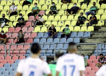 KEHADIRAN penonton ke stadium bukan saja mampu menjana pendapatan pasukan, malah mengembalikan kemeriahan Liga Malaysia.