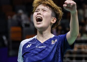 BEKAS juara remaja dunia sebanyak dua kali itu bakal berdepan sama ada pemain yang berada di tangga ke-63 dunia, Devika Sihag dari India atau wakil Taiwan, Huang Yu-Hsun yang menghuni ranking No. 35 dunia.