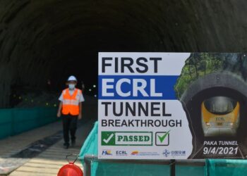 Projek Laluan Rel Pantai Timur (ECRL) dijangka siap pada 2027.  – UTUSAN/PUQTRA HAIRRY ROSLI