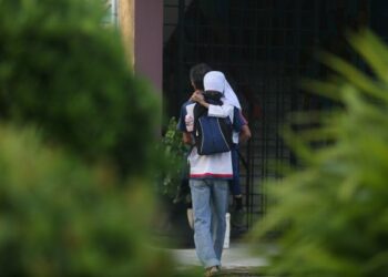BAPA yang terlibat secara aktif dalam penjagaan kanak-kanak memberi impak positif pada kehidupan anak-anak mereka.
– UTUSAN/PUQTRA HAIRRY