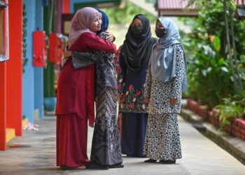 KESEJAHTERAAN dan kebajikan guru perlu dijadikan agenda utama dalam mewujudkan ekosistem sekolah yang sejahtera sekali gus menjayakan konsep Sekolahku SEJAHTERA. – UTUSAN/PUQTRA HAIRRY