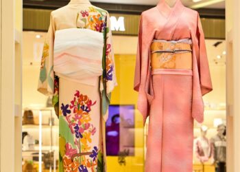 KIMONO dan yukata diberi sentuhan pop menggunakan elemen batik Malaysia.