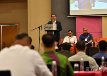 ZAINOL Fadzi Paharuddin ketika berucap dalam Kongres Tahunan Pafa ke-62 di Ipoh, hari ini. - PERAK TBG