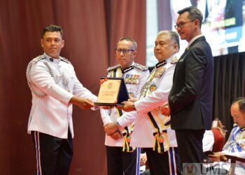 Penyampaian Sijil
Pentauliahan Inspektor Kor SUKSIS