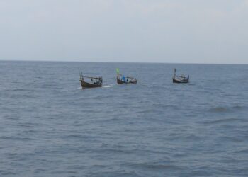 MARITIM Malaysia Pulau Pinang mengusir sembilan buah bot nelayan dari Indonesia yang menceroboh perairan negara di sekitar Pulau Kendi antara 12 hingga 14 Ogos lalu.
