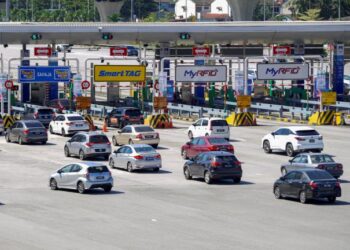 Aliran trafik bersempena Tahun Baharu Cina dijangka meningkat sehingga 2.6 juta kenderaan sehari ekoran pergerakan orang ramai ke seluruh negara bermula minggu depan. UTUSAN/FARIZ RUSADIO