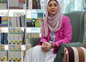 ANITA Abu Bakar menjadi rakyat Malaysia pertama menerima anugera Metadora. Anugerah global  diberikan kepada pemimpin wanita dan pereka dalam bidang sains dan perubatan.