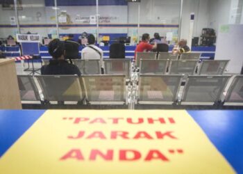 Ada segelintir warganegara tidak boleh bertutur bahasa Melayu dengan baik ketika berurusan di sektor kerajaan hingga terpaksa meminta bantuan orang lain. – UTUSAN/FARIZ RUSADIO