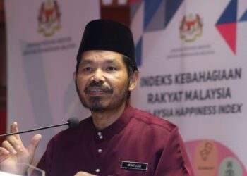 MOHD. Uzir Mahidin pada majlis pelancaran Laporan Indeks Kebahagian Rakyat Malaysia (MHI) 2021 di Jabatan Perangkaan Malaysia, Putrajaya. - UTUSAN/FAISOL MUSTAFA