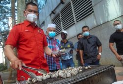 Gimik bakar kerang marah Geng Rotor depan ibu pejabat Jabatan 