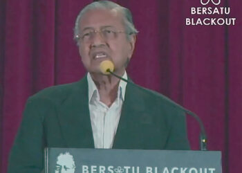 BEKAS Perdana Menteri, Tun Dr. Mahathir Mohamad hadir pada Program Bersatu Blackout peringkat Kedah di Alor Setar malam tadi.