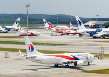 Peningkatan kes Covid-19 terus menjejaskan industri penerbangan tempatan dan antarabangsa. – UTUSAN/ FAISOL MUSTAFA