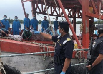 Pihak berkuasa perlu mempertingkatkan kawalan bagi mengelang pencerobohan nelayan asing-GAMBAR HIASAN