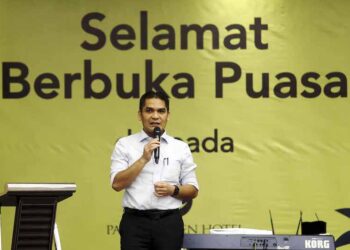 RADZI Jidin ketika berucap di Majlis Ihya Ramadan Menteri Kanan Pendidikan Bersama Media di Putrajaya. -UTUSAN/FAISOL MUSTAFA