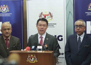 NGA Kor Ming ketika dalam sidang akhbar di Kementerian Pembangunan Kerajaan Tempatan, Putrajaya. - UTUSAN/FAISOL MUSTAFA