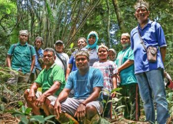 ORANG Asli Suku Temuan yang tinggal di Kampung Busut Baru di Kuala Langat, Selangor menyifatkan HSKLU amat penting dalam kehidupan mereka dan menghargai usaha kerajaan negeri mewartakannya semula. - FOTO/AFIQ RAZALI