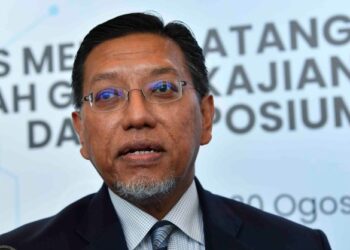 MOHD. Ali Hanafiah pada Majlis Menandatangani Dokumen Kerjasama, Anugerah Geran Kajian Digital dan Simposium Penyelidikan 2022 di Putrajaya. - UTUSAN/FAISOL MUSTAFA